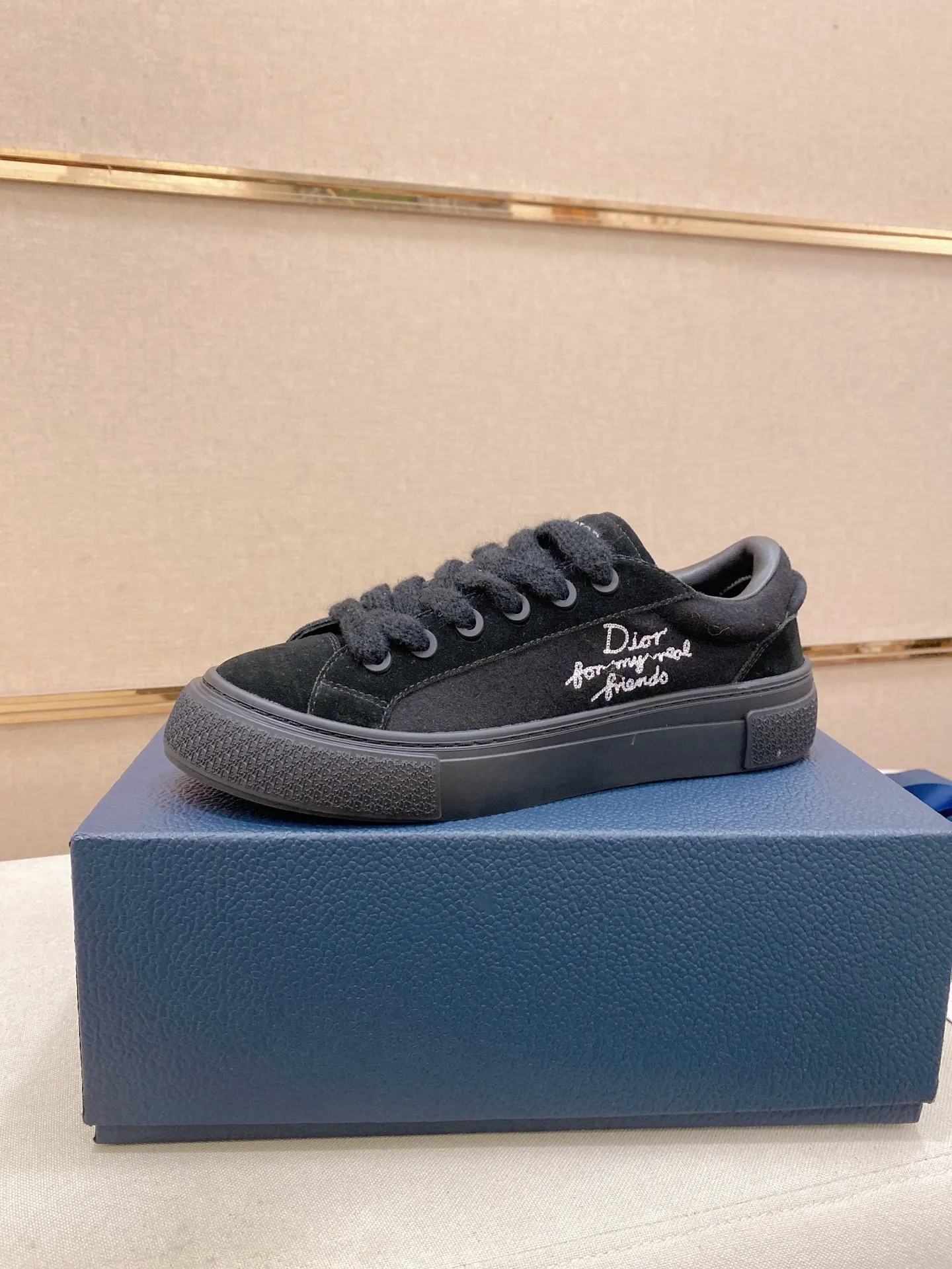 Factory price: 300 Men's shoes 💰[Dior·Dior] Top 🔍Couple style 💏🔍New casual sports style couple shoes, new four-season design, perfect workmanship, lace-up lazy style to create cabinet quality, upper: imported first-layer cowhide, sheepskin lining is soft and comfortable, ultra-light TPU wear-resistant outsole, simple, versatile fashion men's shoes, excellent color code number 35--44